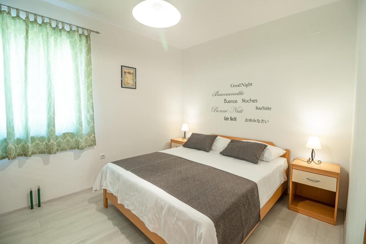 Apartments Gracia Башка Екстер'єр фото
